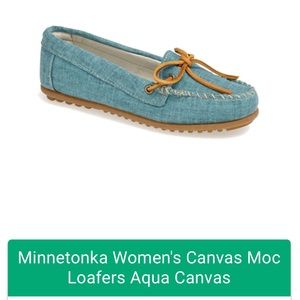 Aqua Blue Minnetonka Canvas Moccasin slip on loafer shoes w/suede ties • sz 7